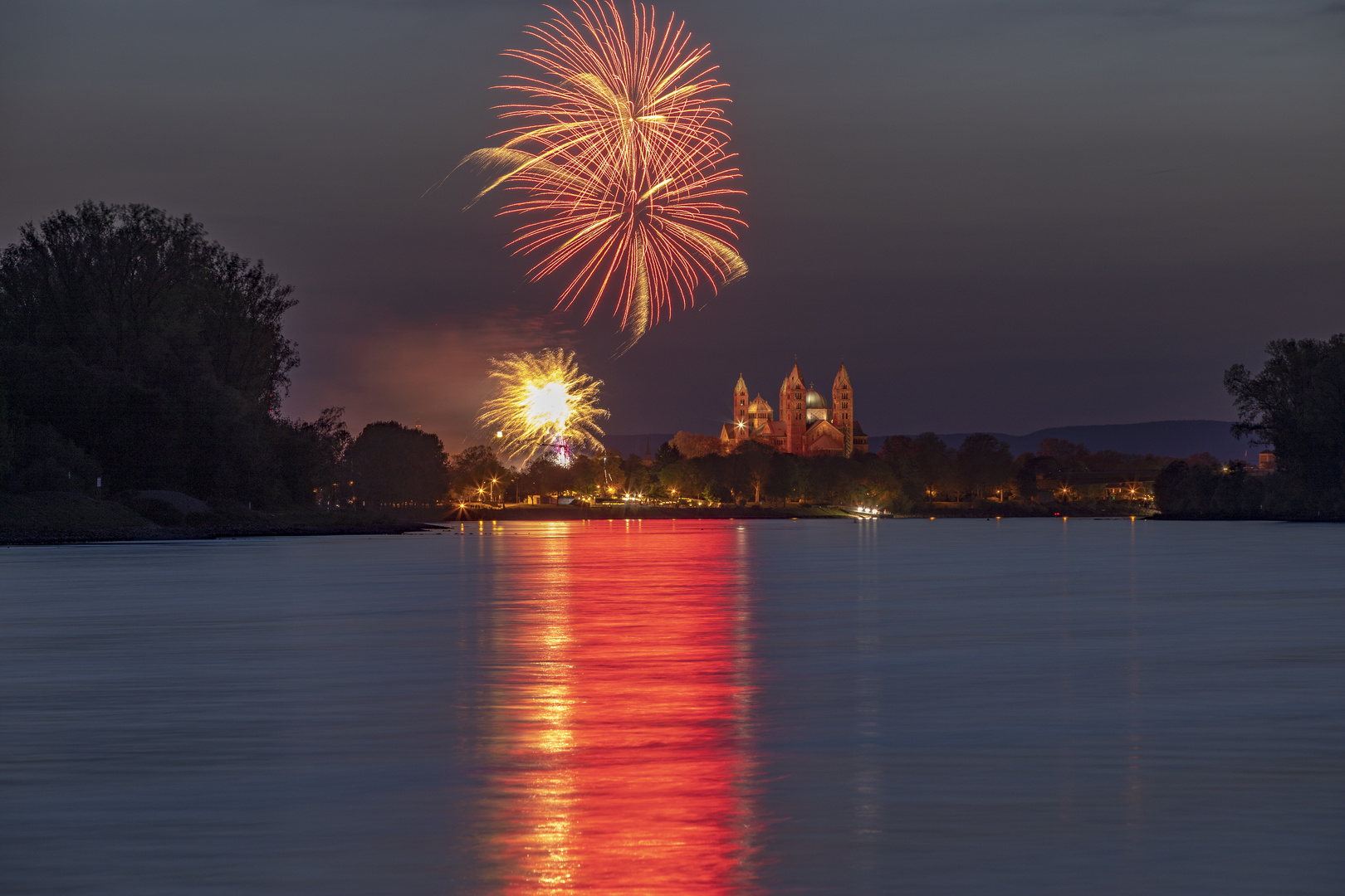 Abschlussfeuerwerk Frühjahrsmesse in Speyer