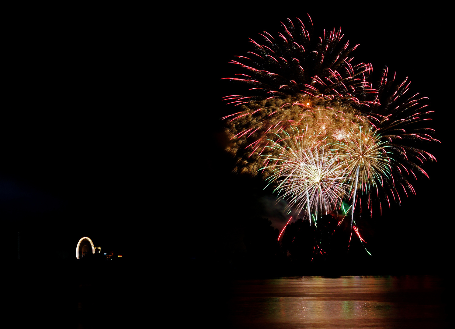 Abschlußfeuerwerk Gäubodenvolksfest Straubing 2013 Teil 10