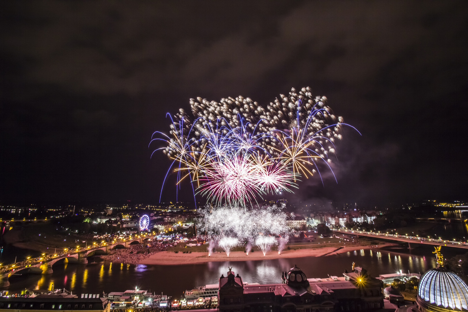 Abschlussfeuerwerk Stadtfest Dresden