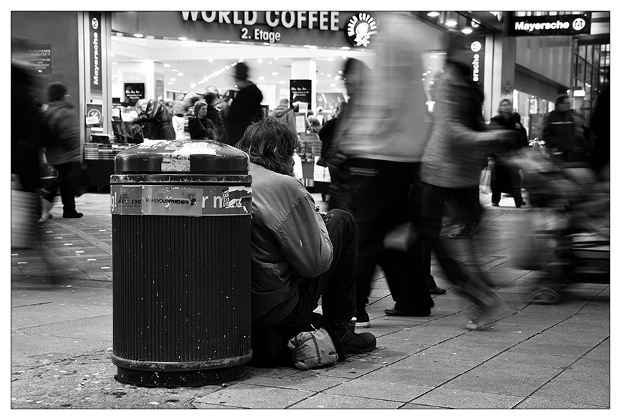 Abseits der Konsumgesellschaft Foto & Bild streetfotografie mit