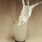 Absichtlich verschüttete Milch