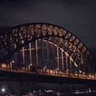 Absolüt mystisches Eisenbahnbrücke. Alt, funkzional, wunderschön.