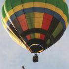 Absprung beim Paraballooning der Warsteiner Montgolfiade