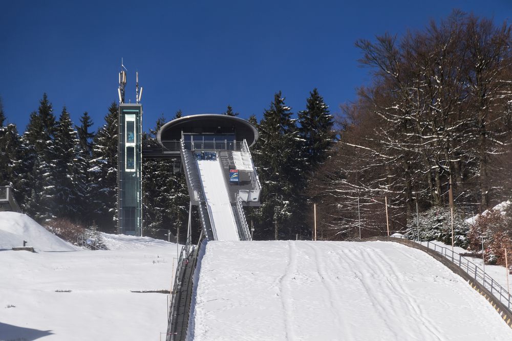 Absprungturm der Mühlenkopfschanze in Willingen