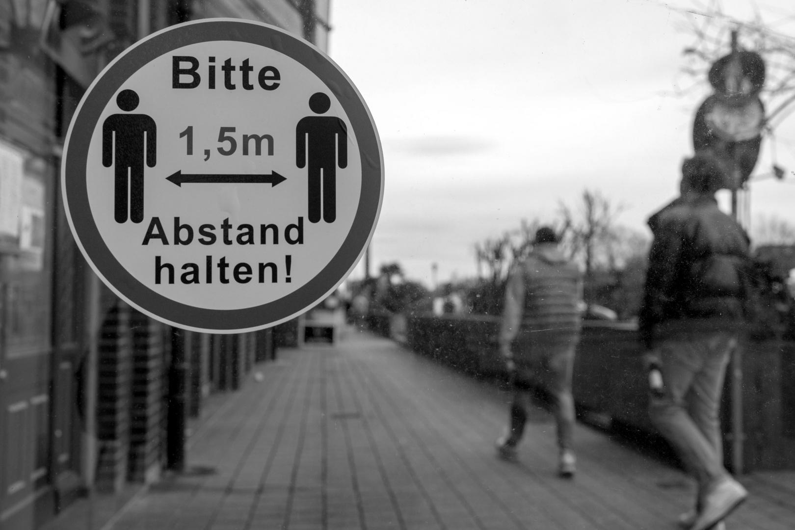 Abstand halten