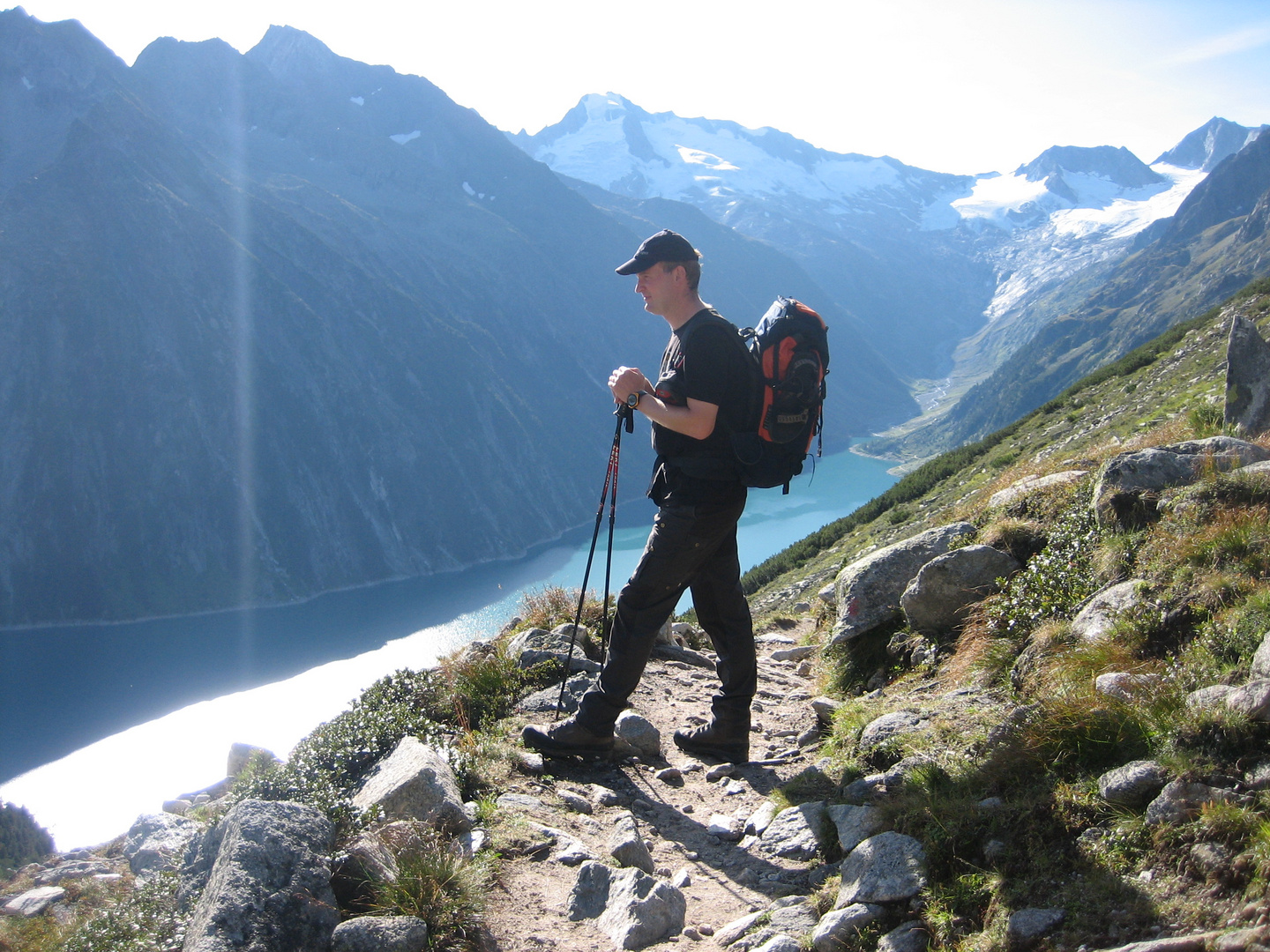 Abstieg von der Olperer Hütte zum Schegeis Speicher im Zillertal