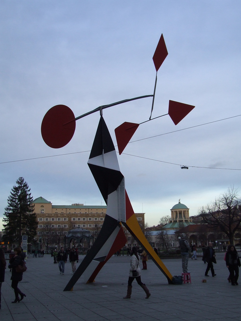 Abstrakte Skulptur Schloßplatz Stuttgart