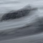 Abstraktion am Strand von Jökulsárlón