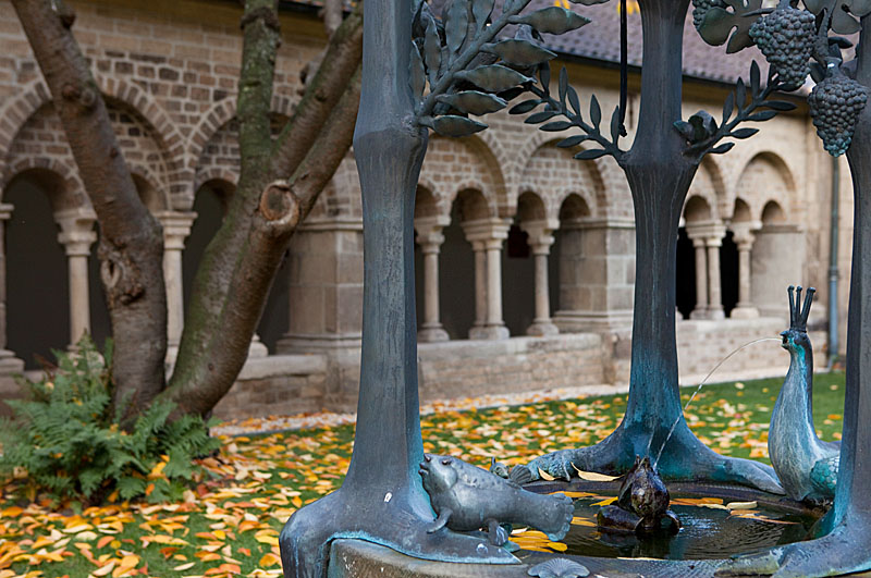 Abtei Duisburg Hamborn - Brunnen und Kreuzgang