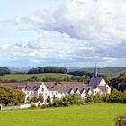 Abtei Mariawald mit Blick über die Eifel