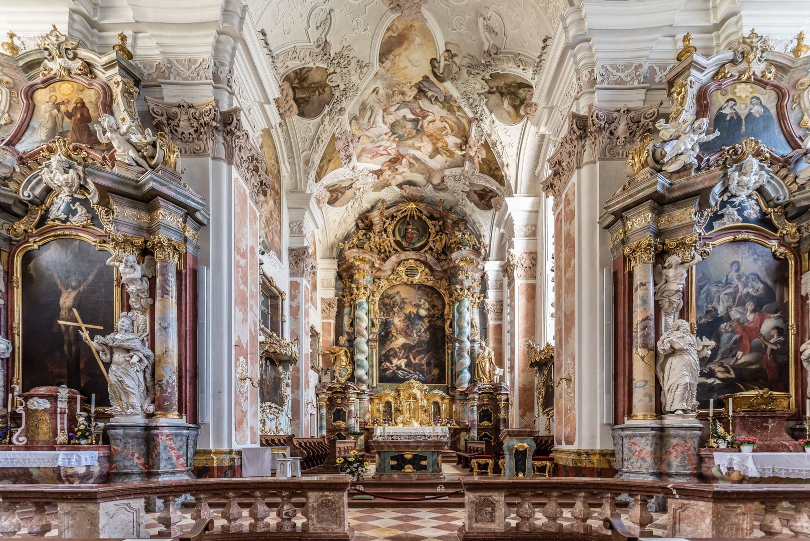 Abteikirche St. Michael - Altarraum, Benediktinerkloster Metten, Bayern V2