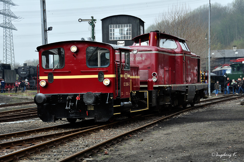 Abtransport der Lok 212-007-9 - sie ist nicht mehr funktionsfähig