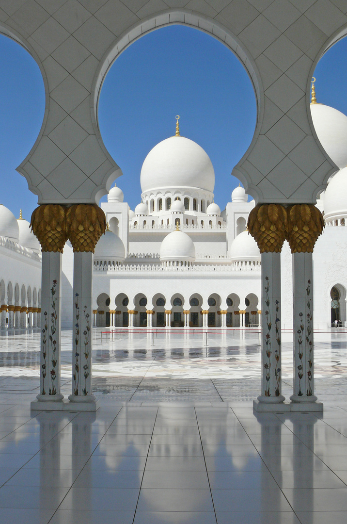 Abu Dhabi Besuch der grossen Moschee 2