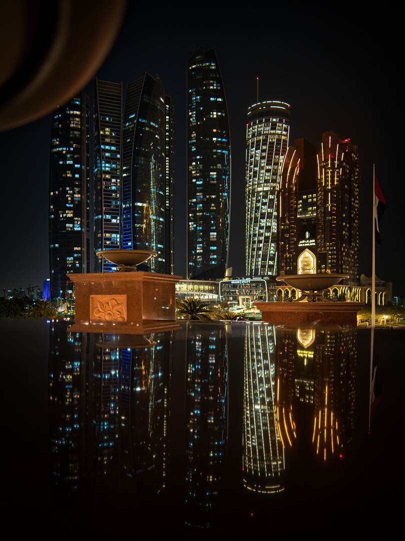 Abu Dhabi - Etihad Towers 