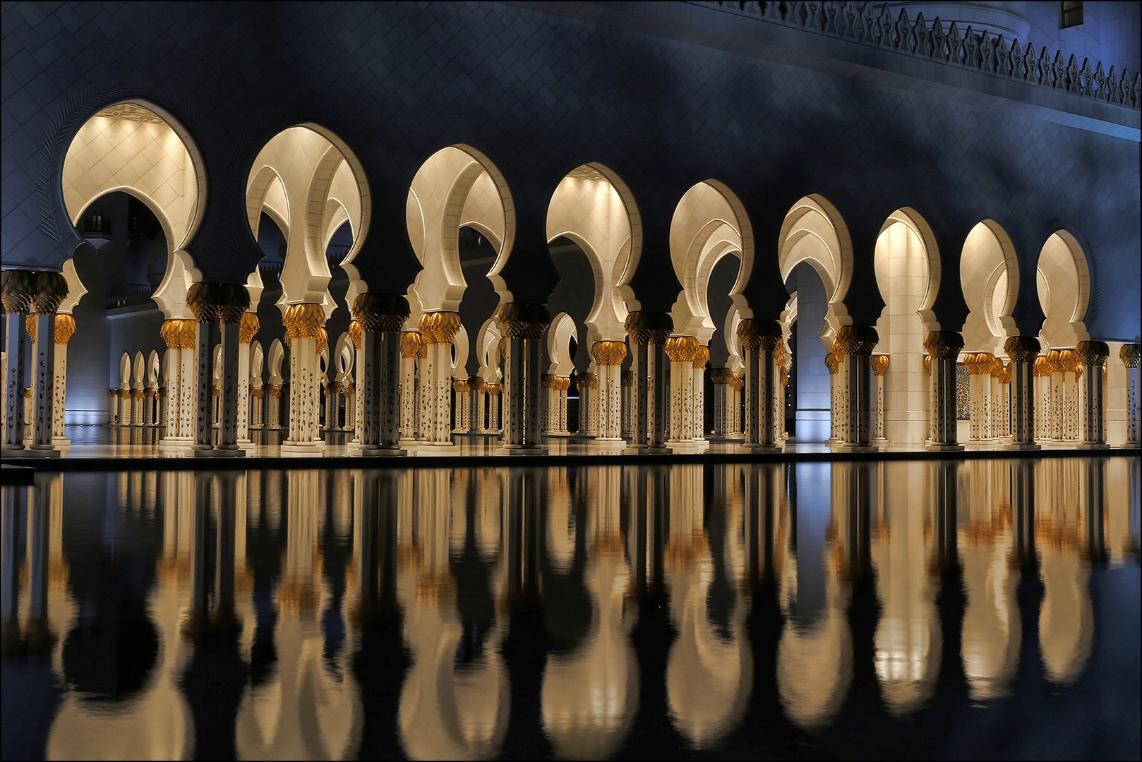 Abu-Dhabi + + + Scheich-Zayid-Moschee