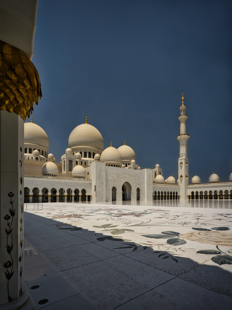 Abu Dhabi Sheikh Zayed Grand Mosque