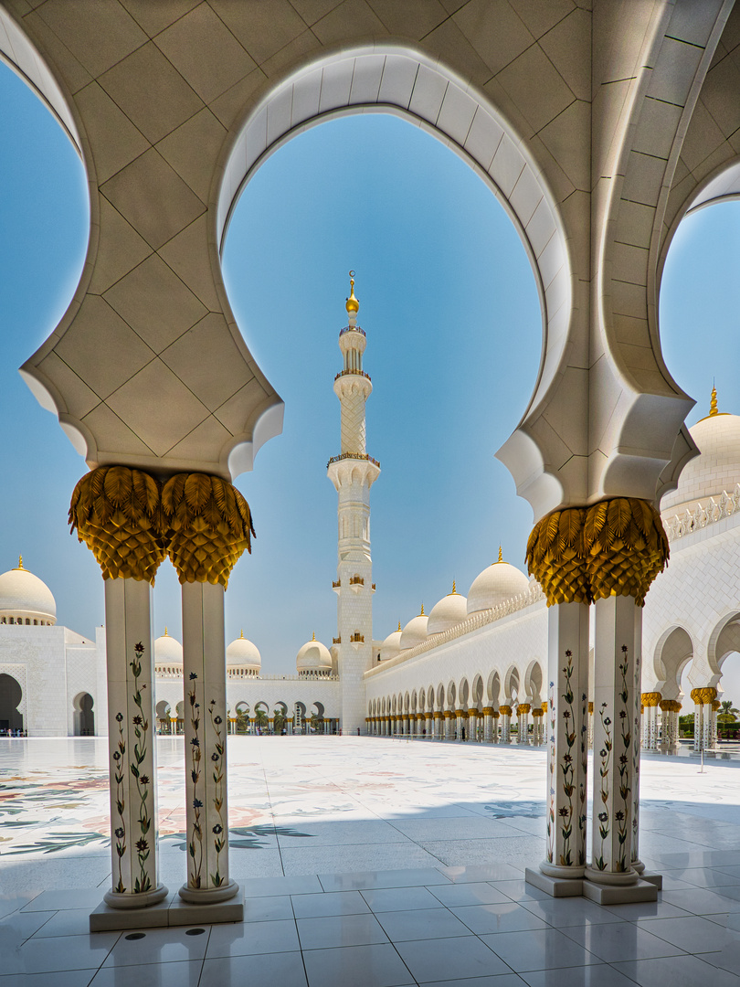 Abu Dhabi - Sheikh Zayed Grand Mosque