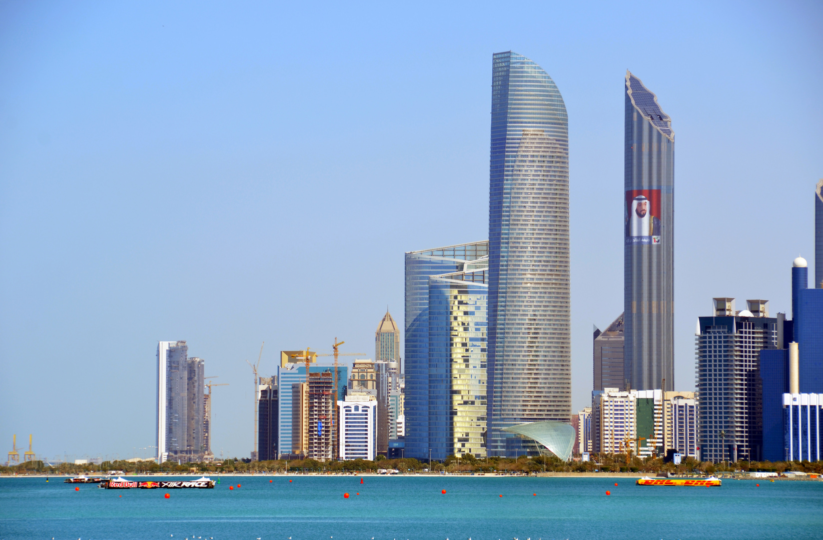 Abu Dhabi von der Corniche