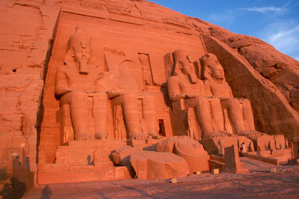 Abu Simbel in der Morgendämmerung