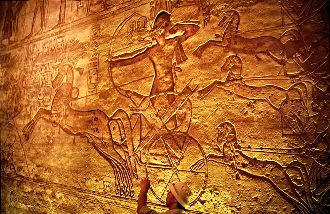 Abu Simbel - Ramses auf dem Streitwagen