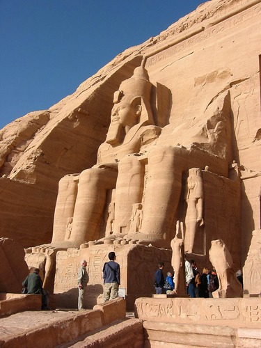 Abu Simbel , Ramses Statue