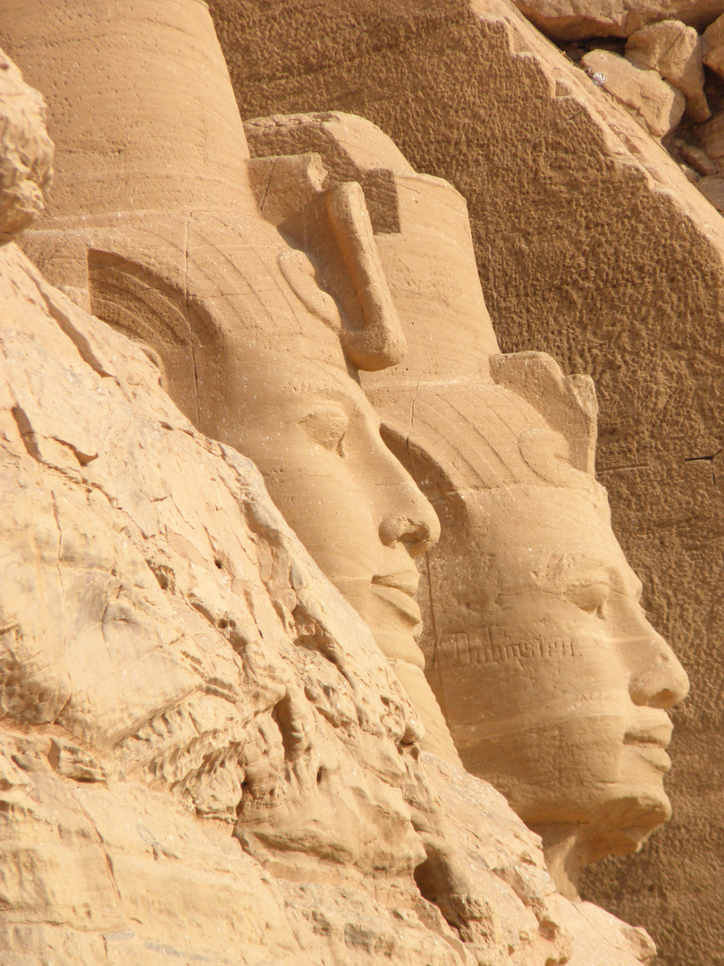 Abu Simbel (schau genau hin)