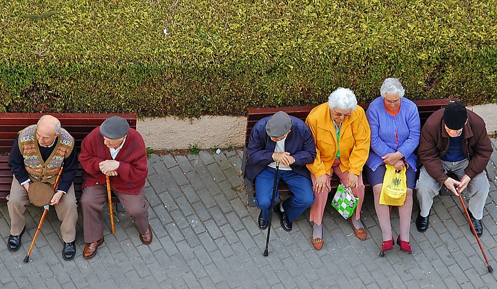 Abuelos al sol