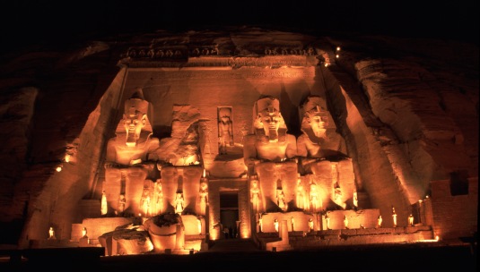 Abusimbel bei Nacht