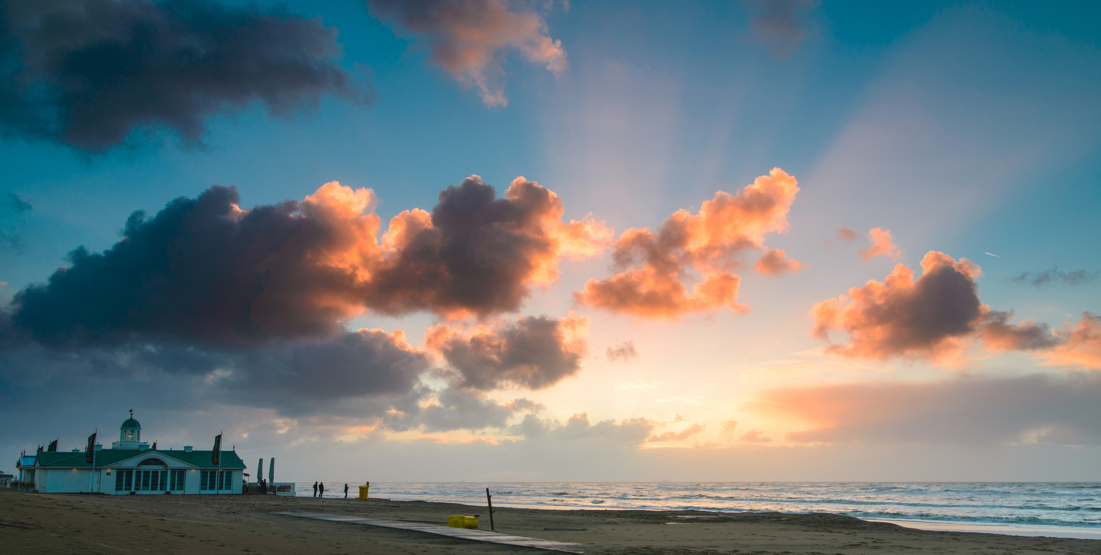 [ Abziehender Sturm, Noordwijk-Strand ]