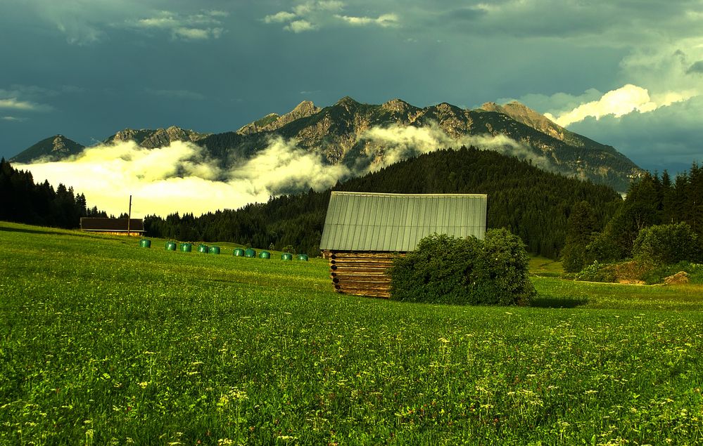 abziehendes Unwetter über dem Soierngebirge