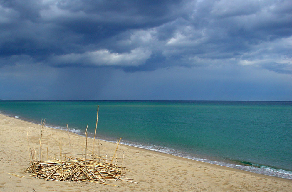 Abzug... - das Gewitter verschwindet nach Korsika