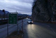 Abzweigend schweigend ausweichen