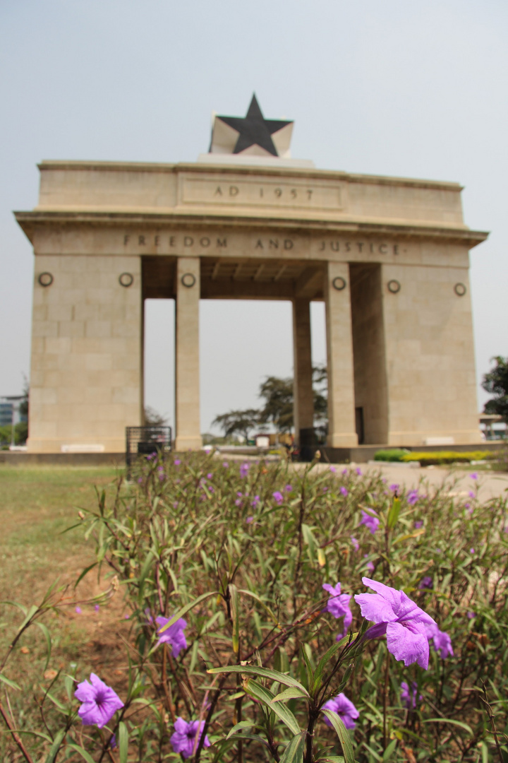 Accra monument