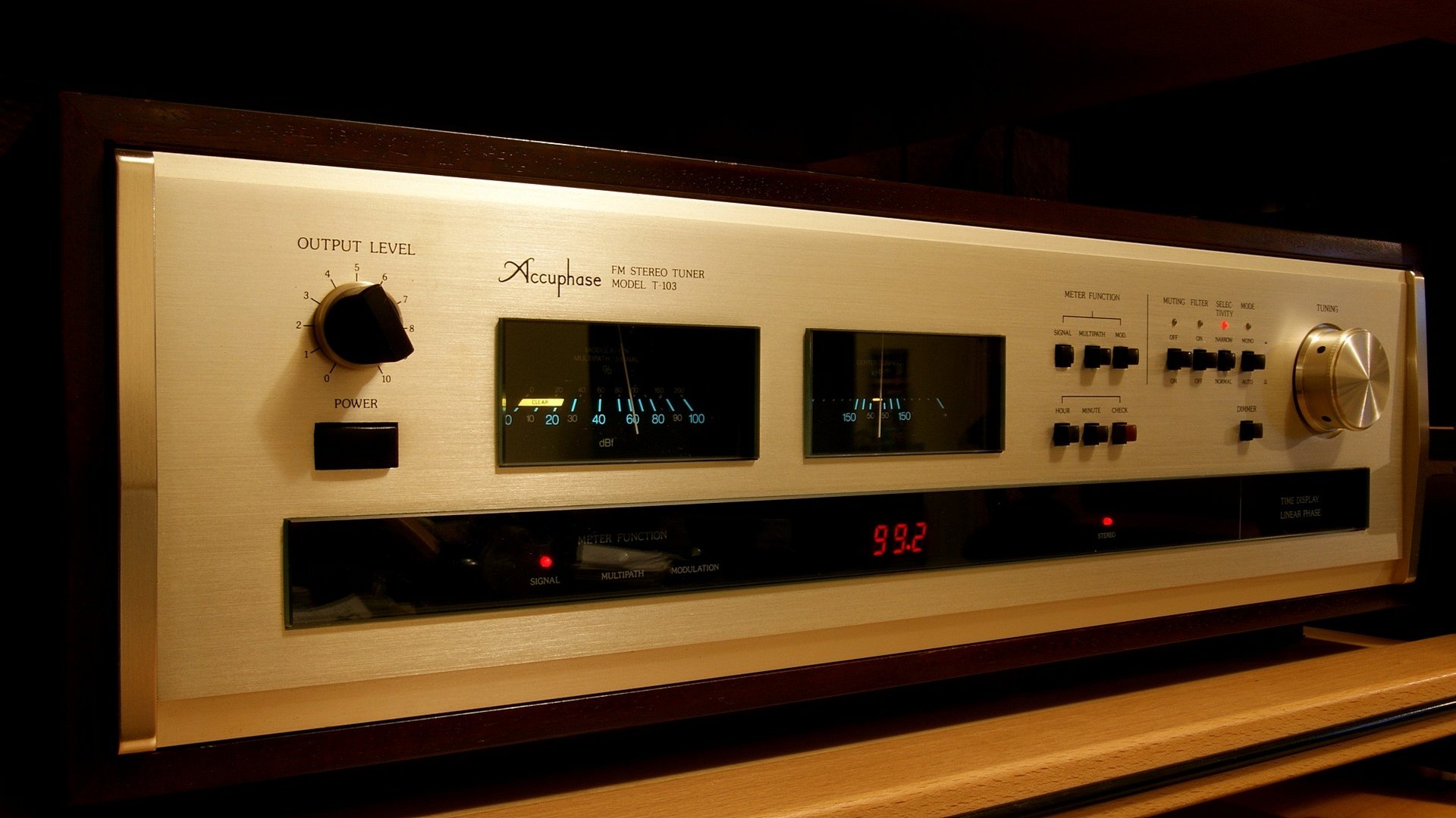 Accuphase T-103 HighEnd Tuner