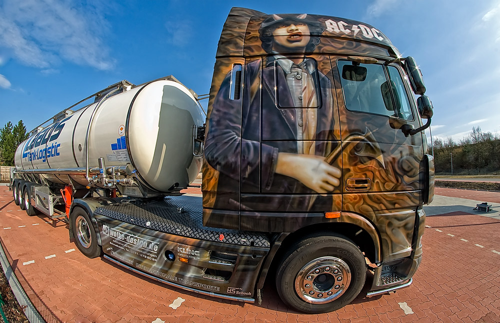 AC/DC Showtruck @ Day