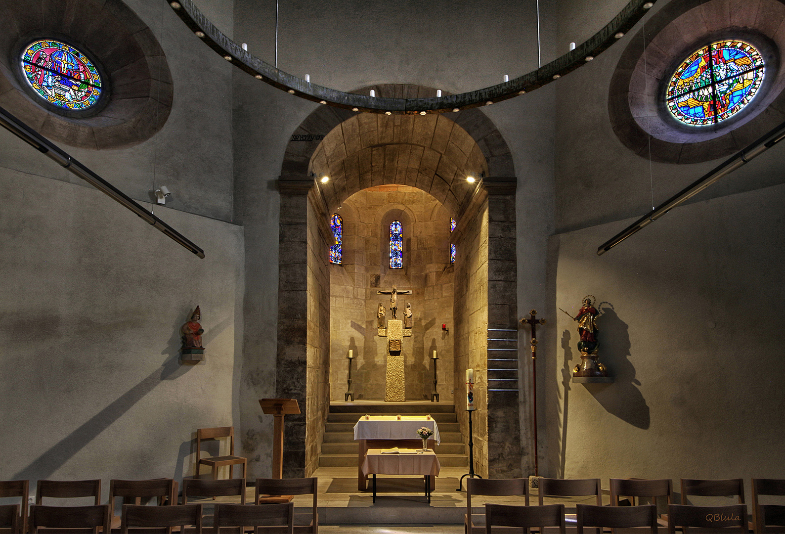 Achatiuskapelle, Blick ins Innere des Doppeloktogons