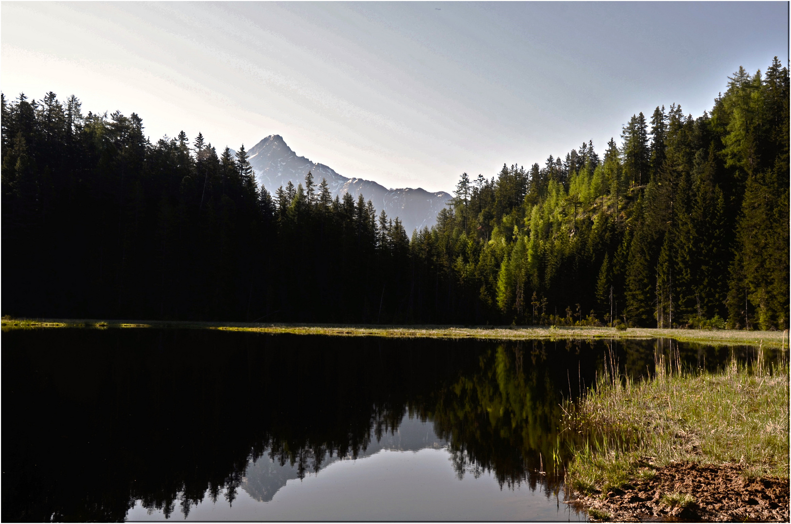 Acherkogel Spiegelt sich im Ambergsee (Brandsee)