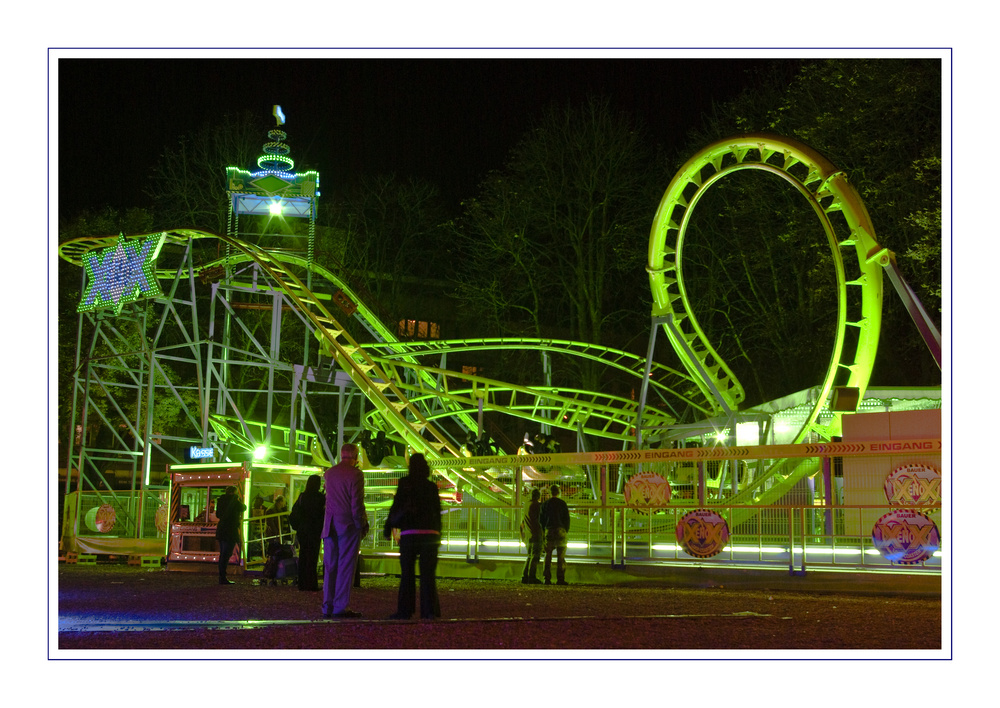 Achterbahn in grün von Guy Goetzinger 