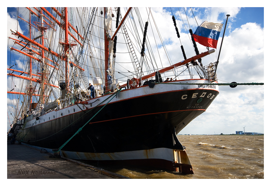 Achtern Sedov