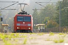 Achtung an der Bahnsteigkannte