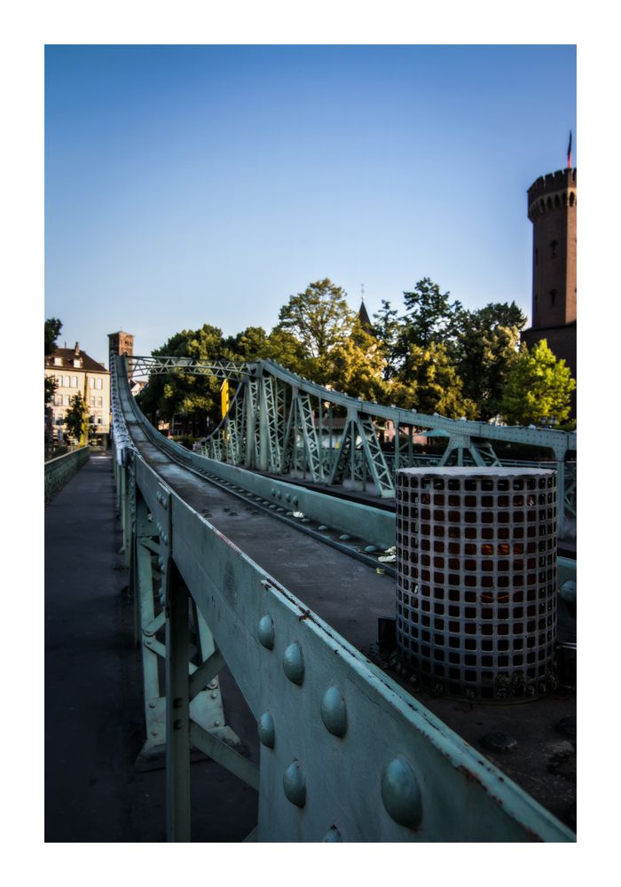 Achtung Drehbrücke