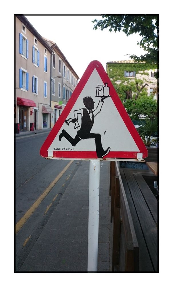 Achtung Kellner Kreuzt Foto Bild Quatsch Fun Und Ratselecke Witzige Schilder Frankreich Bilder Auf Fotocommunity