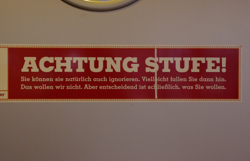 ACHTUNG STUFE (Kleingedrucktes beachten)