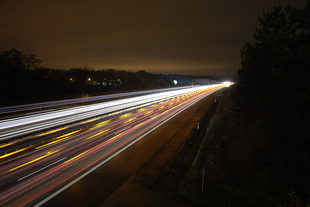 Achtung!!!Auf der A5  Basel - Karlsruhe fährt ein Schwertransport der nicht überholt werden kann...