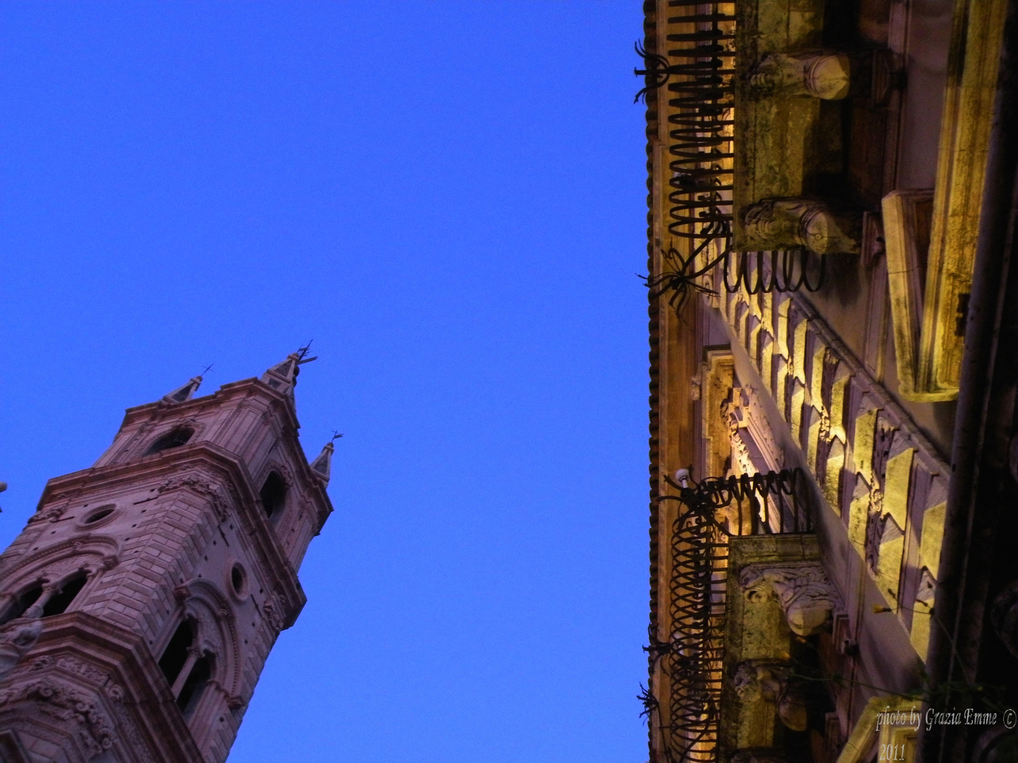 Acireale, barocca "ora blu"