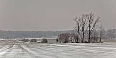 Ackerfurchen und Fahrspuren