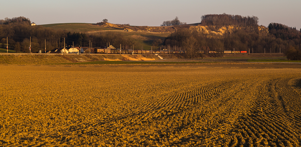 Ackerspuren am Abend