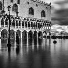 Acqua Alta an der Piazetta San Marco