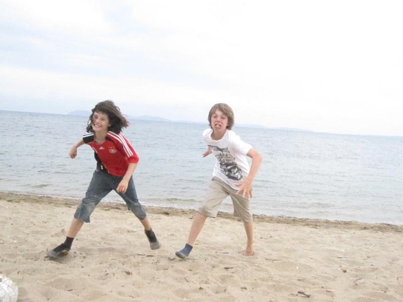 Action am Strand - Niclas und Paul