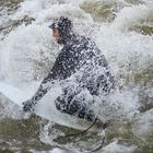 Action auf der Flußwelle in München